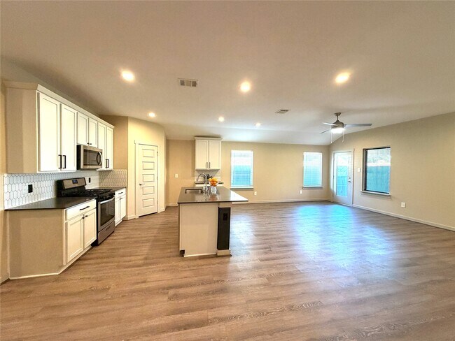Building Photo - 13337 Silver Egret Ln