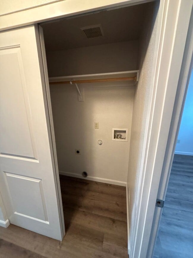 Building Photo - 1005 Boedies Dr