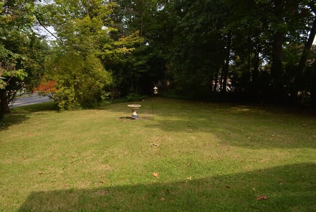 Building Photo - Charming 2-Bedroom Home in Fairview Park