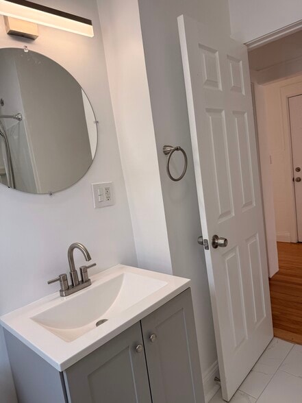 Building Photo - 30 Clark St