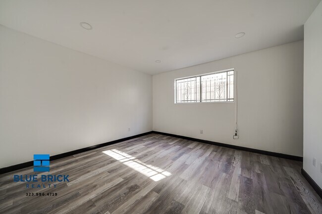 Building Photo - 8204 Langdon Ave