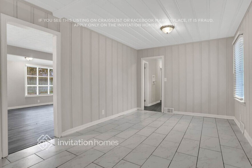 Building Photo - 190 Pineview Dr