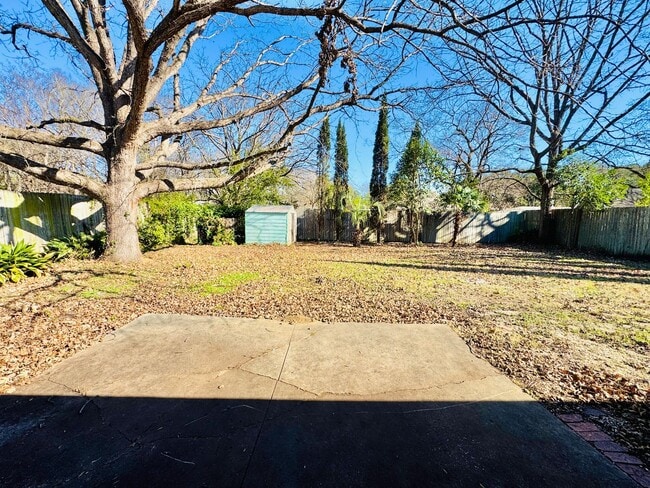 Building Photo - Updated 4-Bedroom Ranch with the layout everyone wants