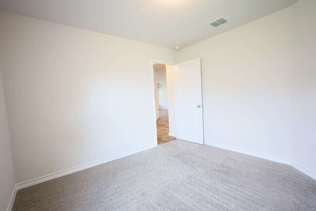Building Photo - "Charming 4-Bed Sanctuary in San Antonio –...