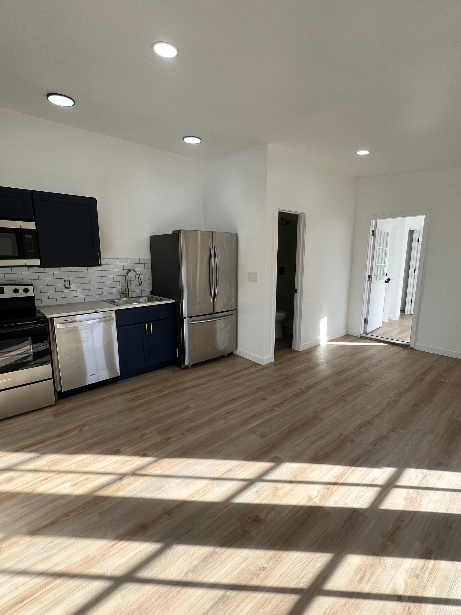 Building Photo - 8771 Oakwood St