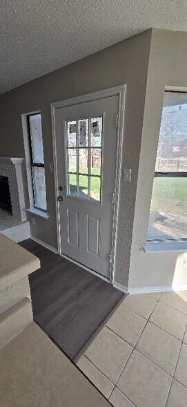 Building Photo - 2710 Willow Springs Rd