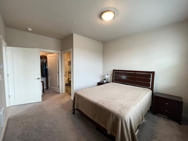 Building Photo - 2Bd 2Ba Beaverton Condo!! Close to Nike, R...