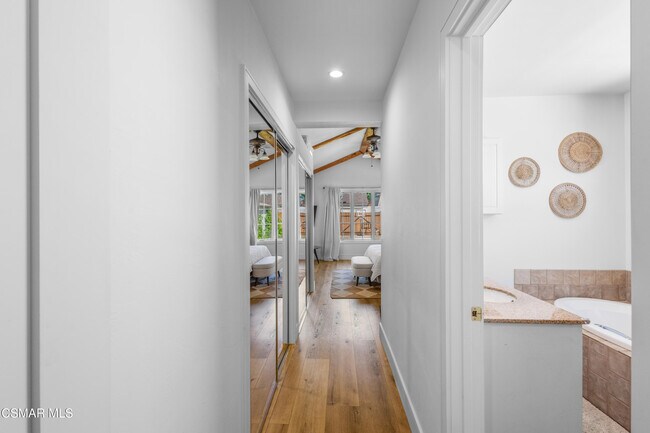 Building Photo - 7039 Sylvia Ave
