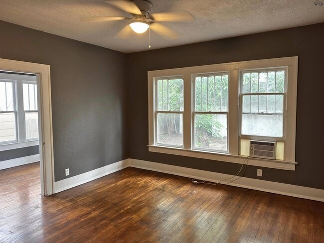 Building Photo - 1705 Pearl Ave