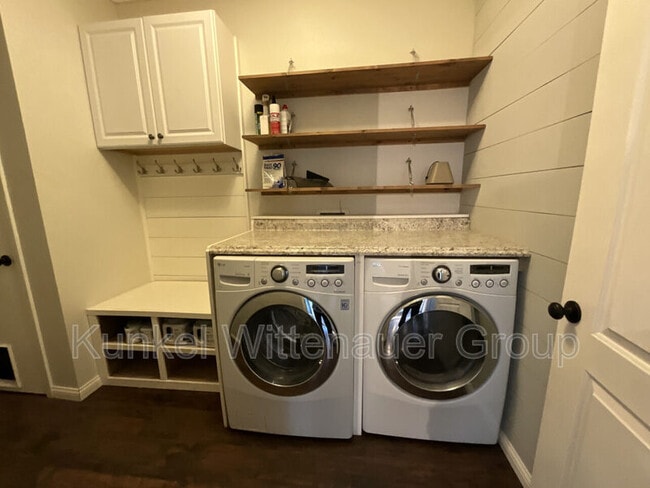 Building Photo - 329 Ring of Kerry Dr