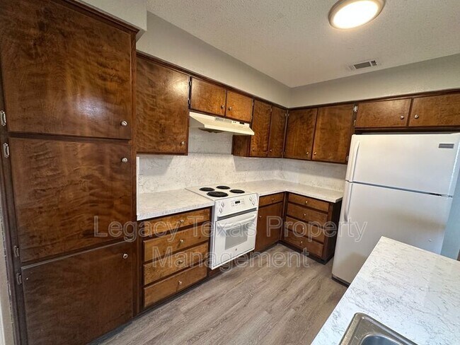 Building Photo - Apt A 1116 N Nolan River Rd - Apt A