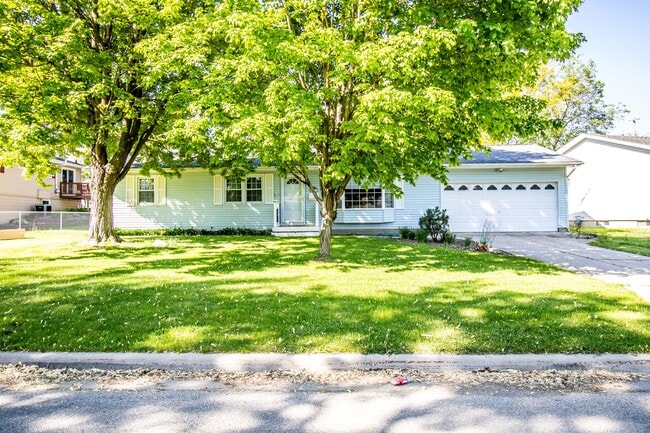Primary Photo - 3 bedroom, 1 bath home in Waterloo