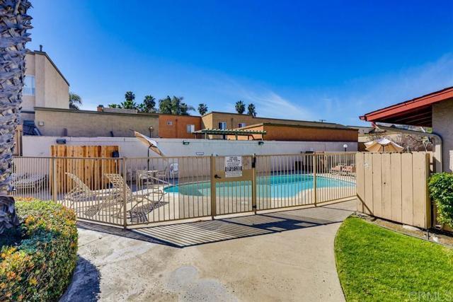 Building Photo - 1025 Estes St