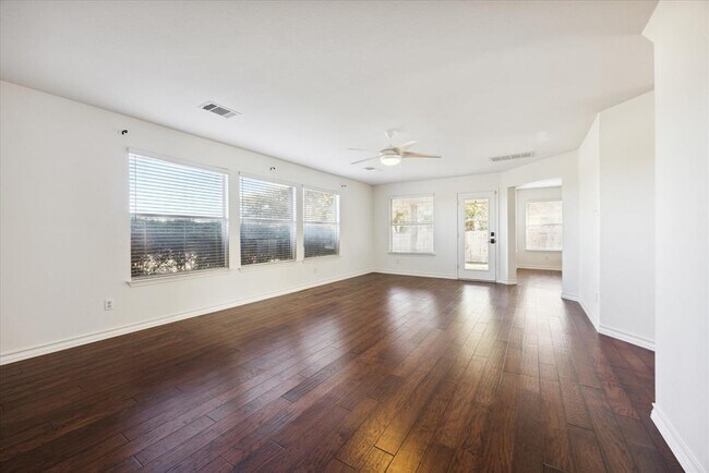 Building Photo - 15721 Ecorio Dr