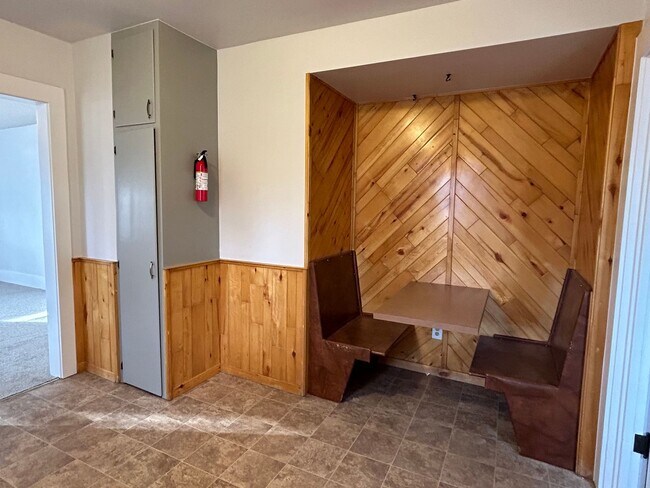 Building Photo - 334 E Elizabeth St