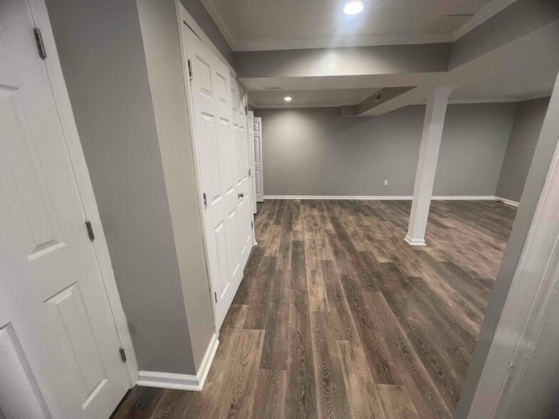 Building Photo - 6708 Martindale Ct