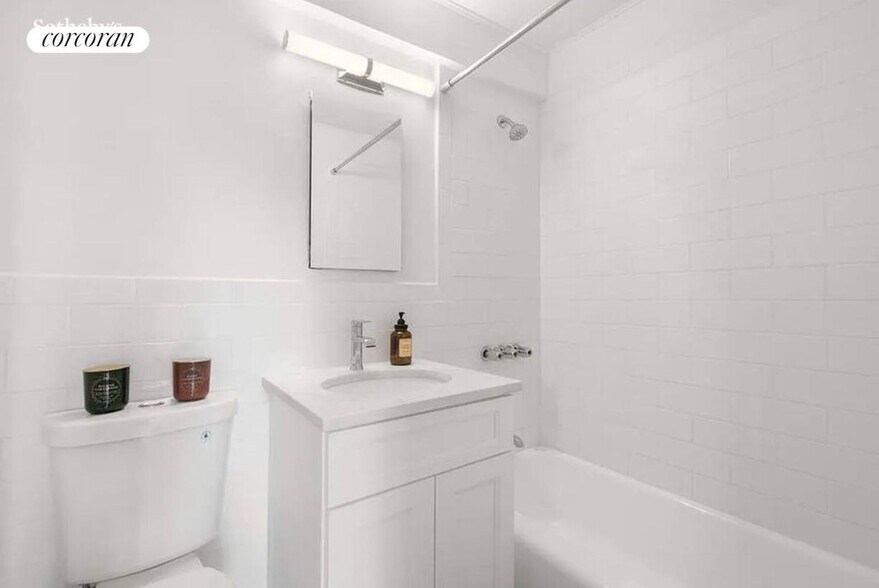 Building Photo - 245 E 35th St