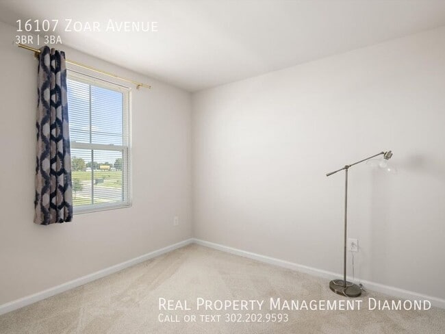 Building Photo - 16107 Zoar Ave