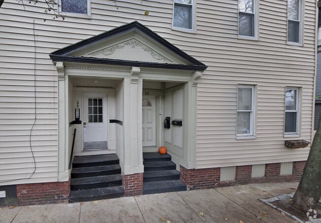 Building Photo - 66 Middle St