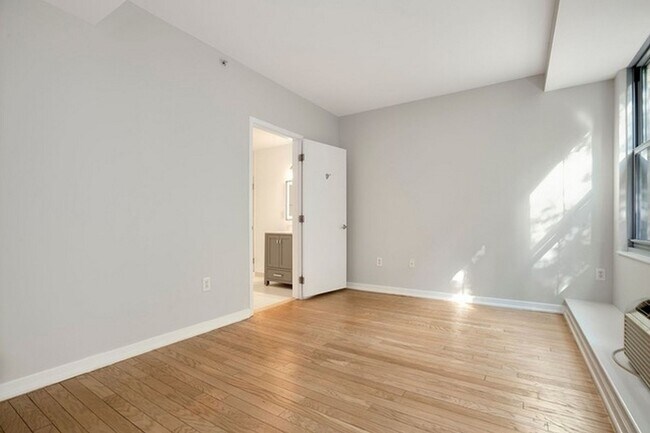 Building Photo - 149 Essex St