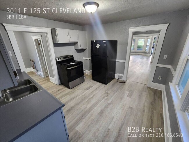 Building Photo - 3011 E 125th St