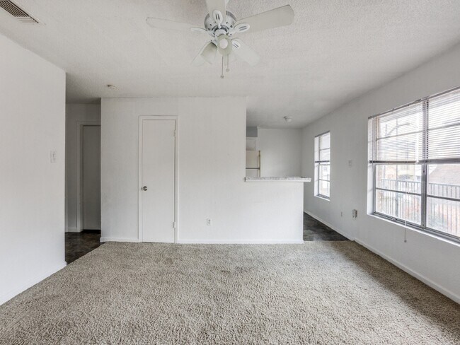 Primary Photo - 1711 Wichita St