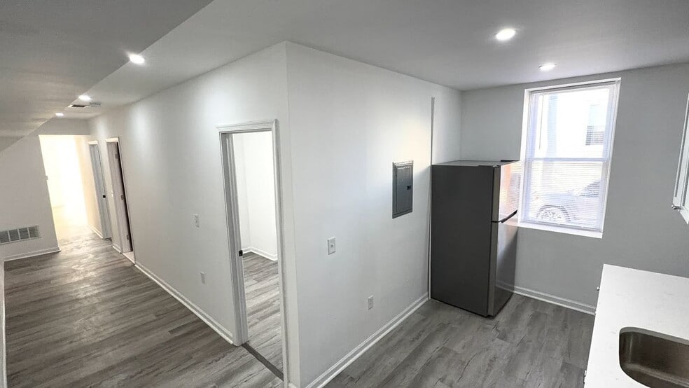 Building Photo - 1621 N 33rd St