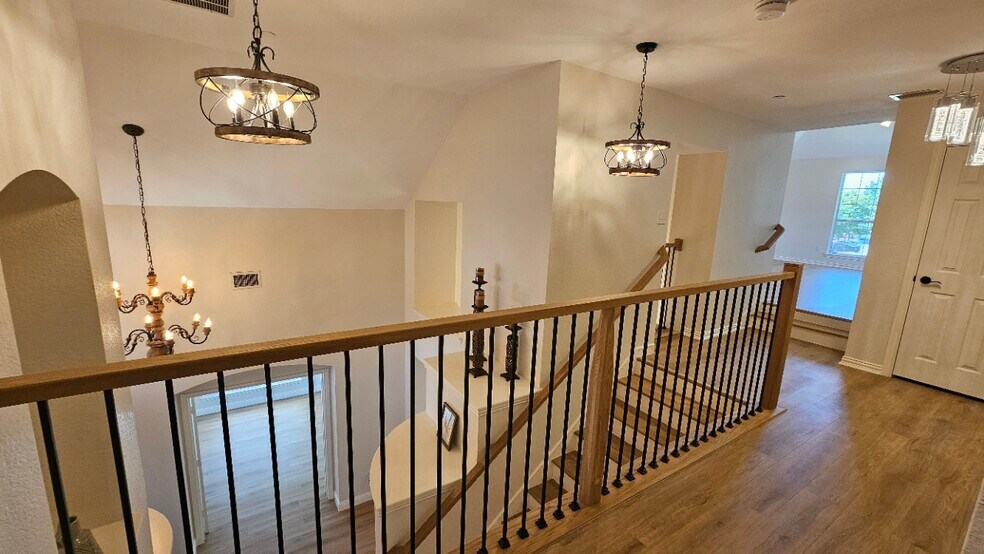 Building Photo - 421 Long Cove Ct