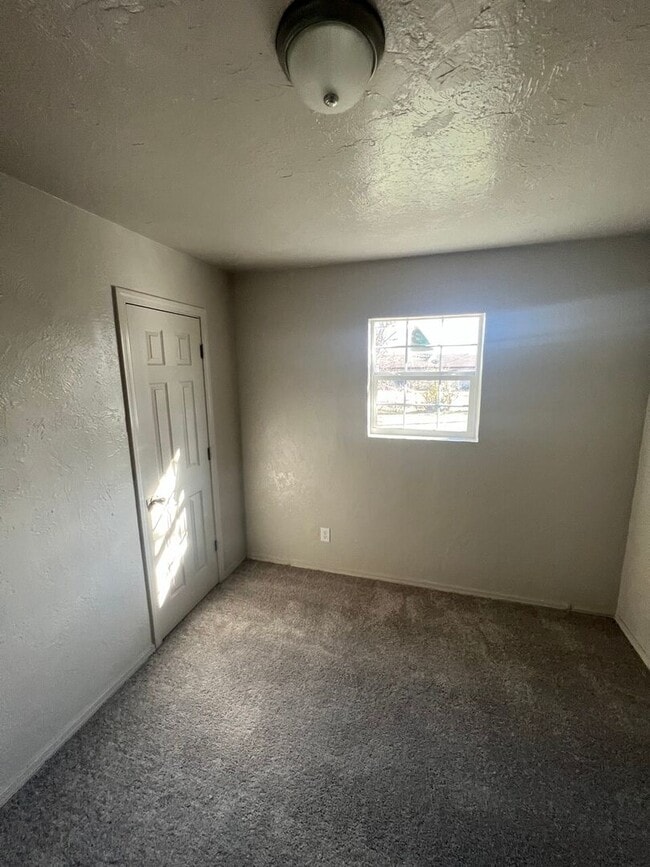 Building Photo - Newly Remodeled Home in SW OKC for Lease