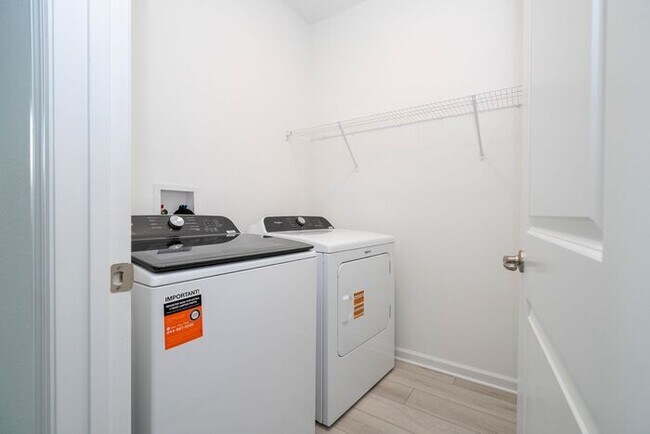 Building Photo - Modern 3-Bedroom 3.5-Bath Townhome with EV Charger, Smart Home Features, 2-Car Garage & Resort-St...