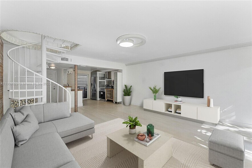 Primary Photo - 517 NE 38th St