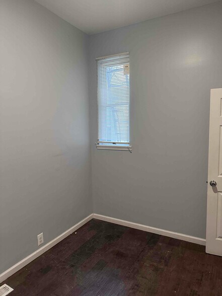 Building Photo - 2404 N Calvert St