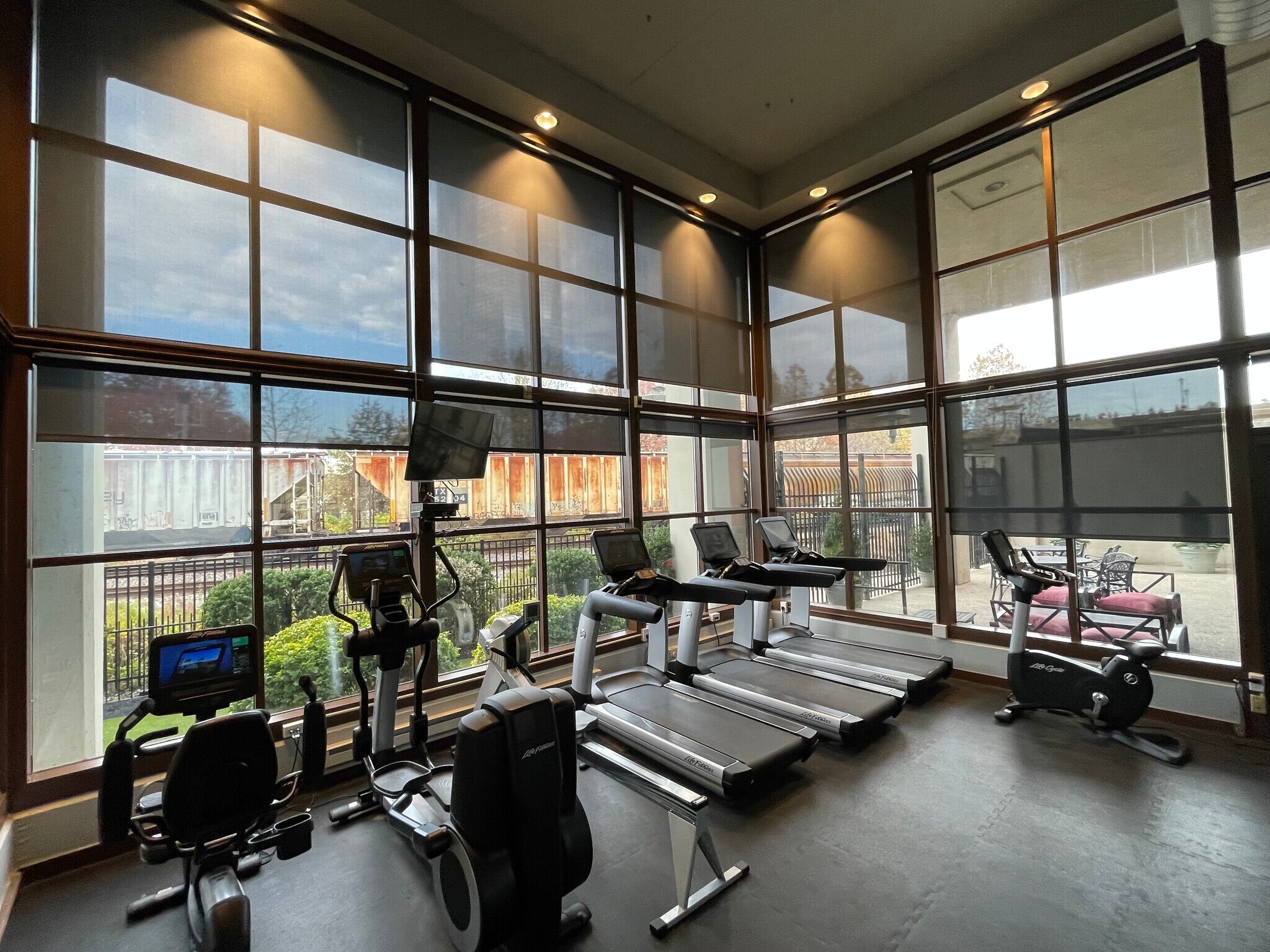 Building Photo - 2429 Locust St