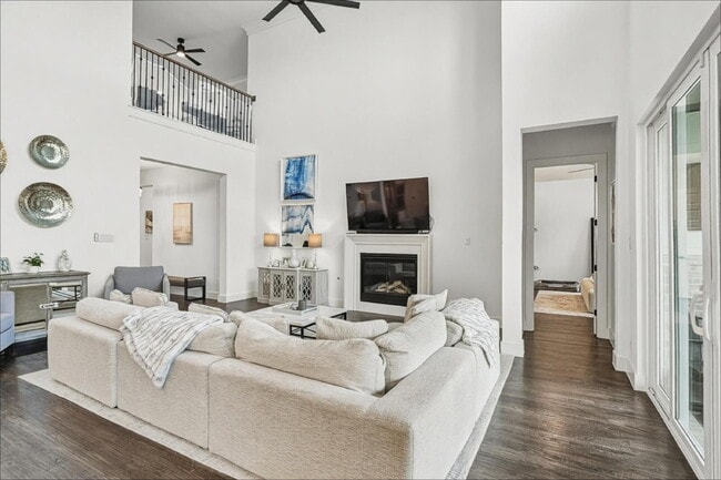 Building Photo - Luxury 4-bedroom, 3-bathroom home with an office and media room in Aledo!