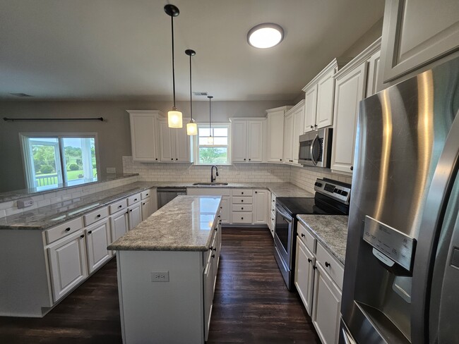 Building Photo - 105 Pinehurst Ln
