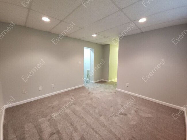 Building Photo - 3815 Paces Ferry W