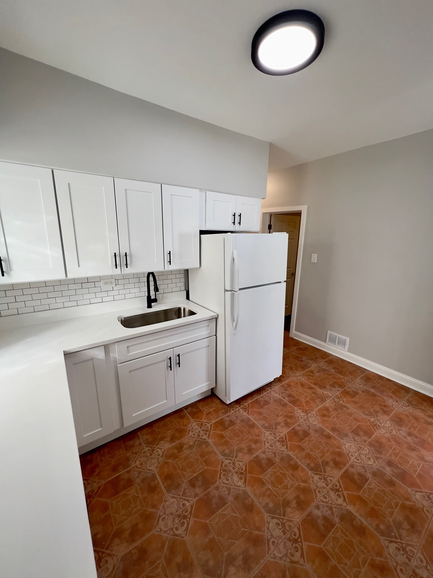 Building Photo - 4827 W Barry Ave