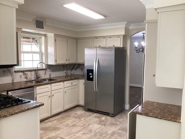 Building Photo - 15311 Empanada Dr