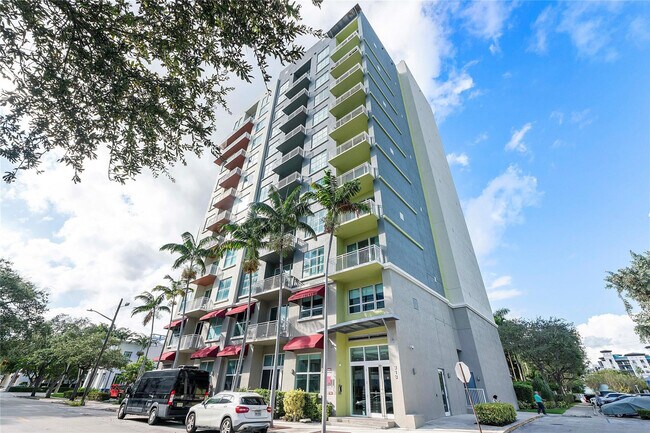 Building Photo - 313 NE 2nd St