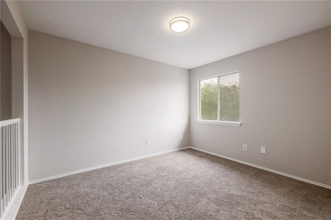Building Photo - 1400 Thibodeaux Dr