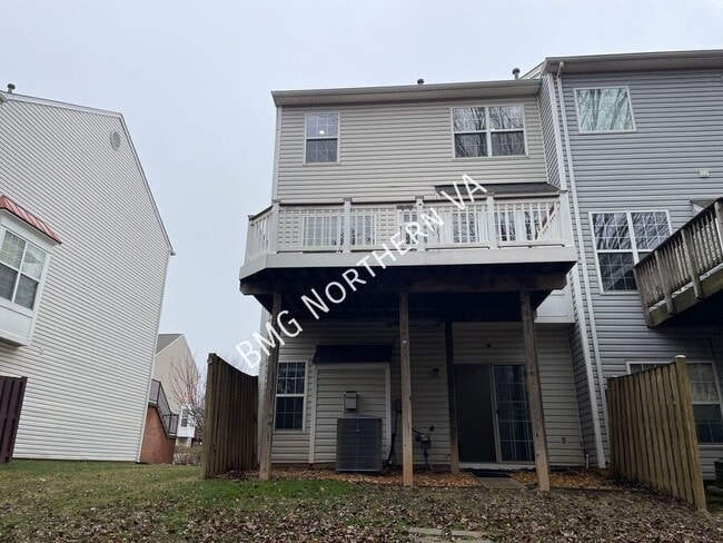 Building Photo - 22525 Maison Carree Square