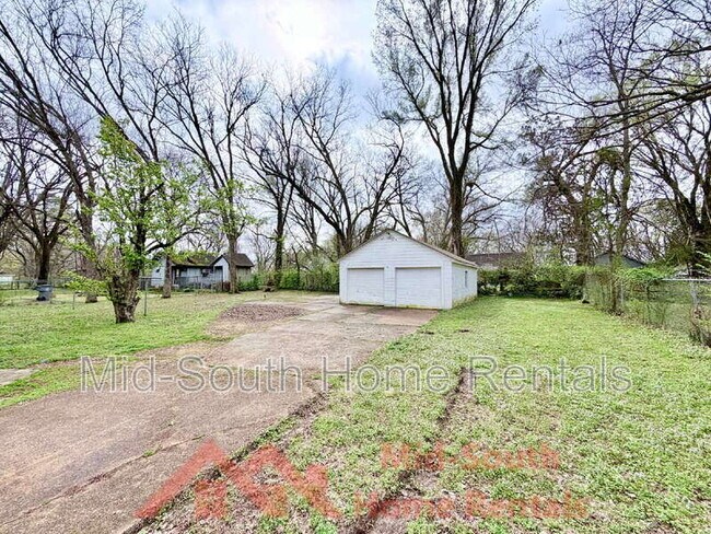 Building Photo - 3389 Cypress Rd