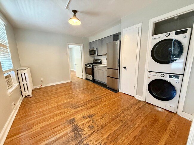 Building Photo - 623-25 Pine St