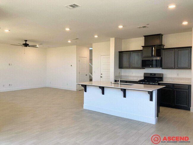 Building Photo - 9734 Cotton Creek Dr