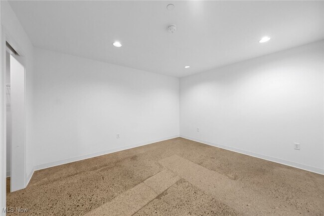 Building Photo - 2341 Scranton Rd