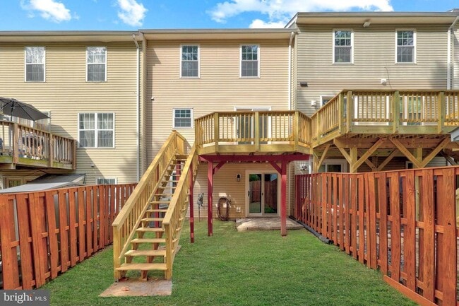 Building Photo - 306 Kings Crest Dr