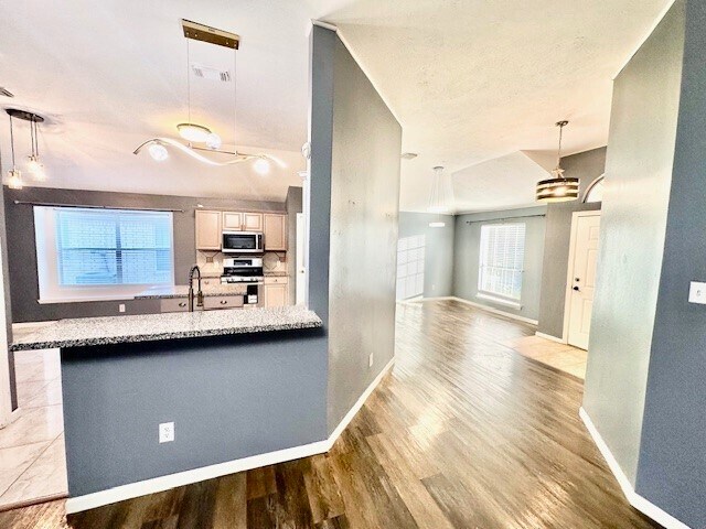 Building Photo - 15318 Geral Ln