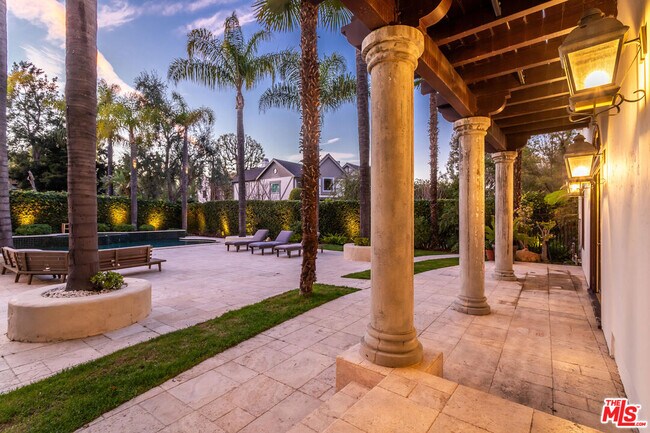 Building Photo - 17230 Silver Ln