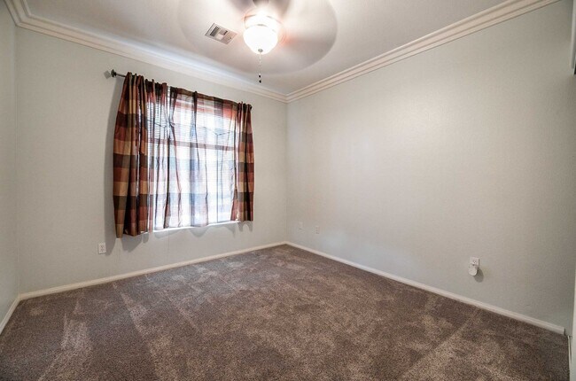 Building Photo - Cute 2 Bedroom Condo with 2 Car Garage located in a Guard Gated Community in Green Valley!