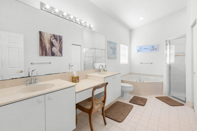 Building Photo - 364 Sunview Way